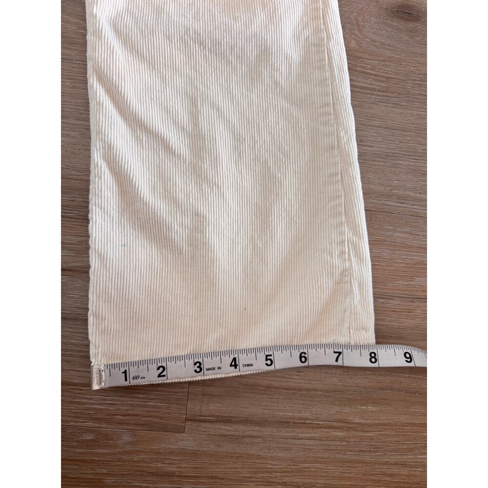 Levi's | Size 26 'Middy Ankle' Corduroy Pants - Picture 6 of 13